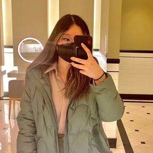 Meet your Posher, Cecilia